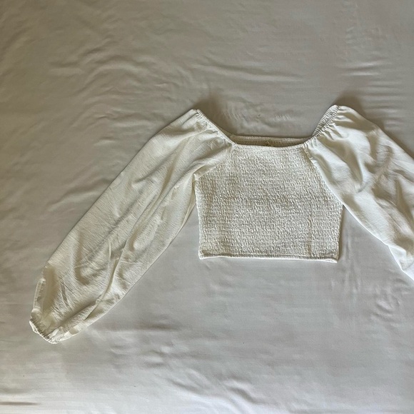 white puffy long sleeve top - Picture 5 of 5